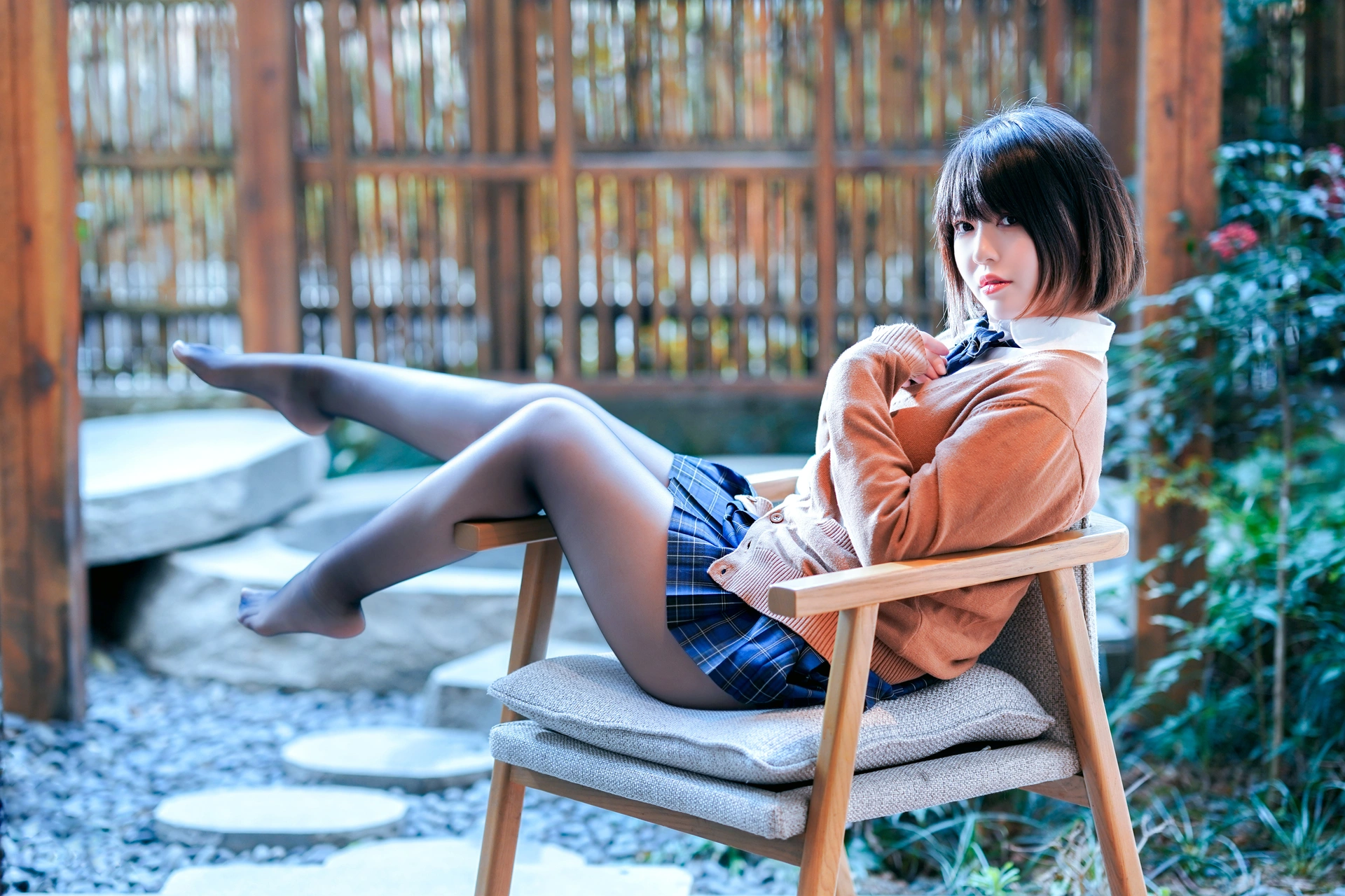 半半子 – NO.064 彼女の制服 2